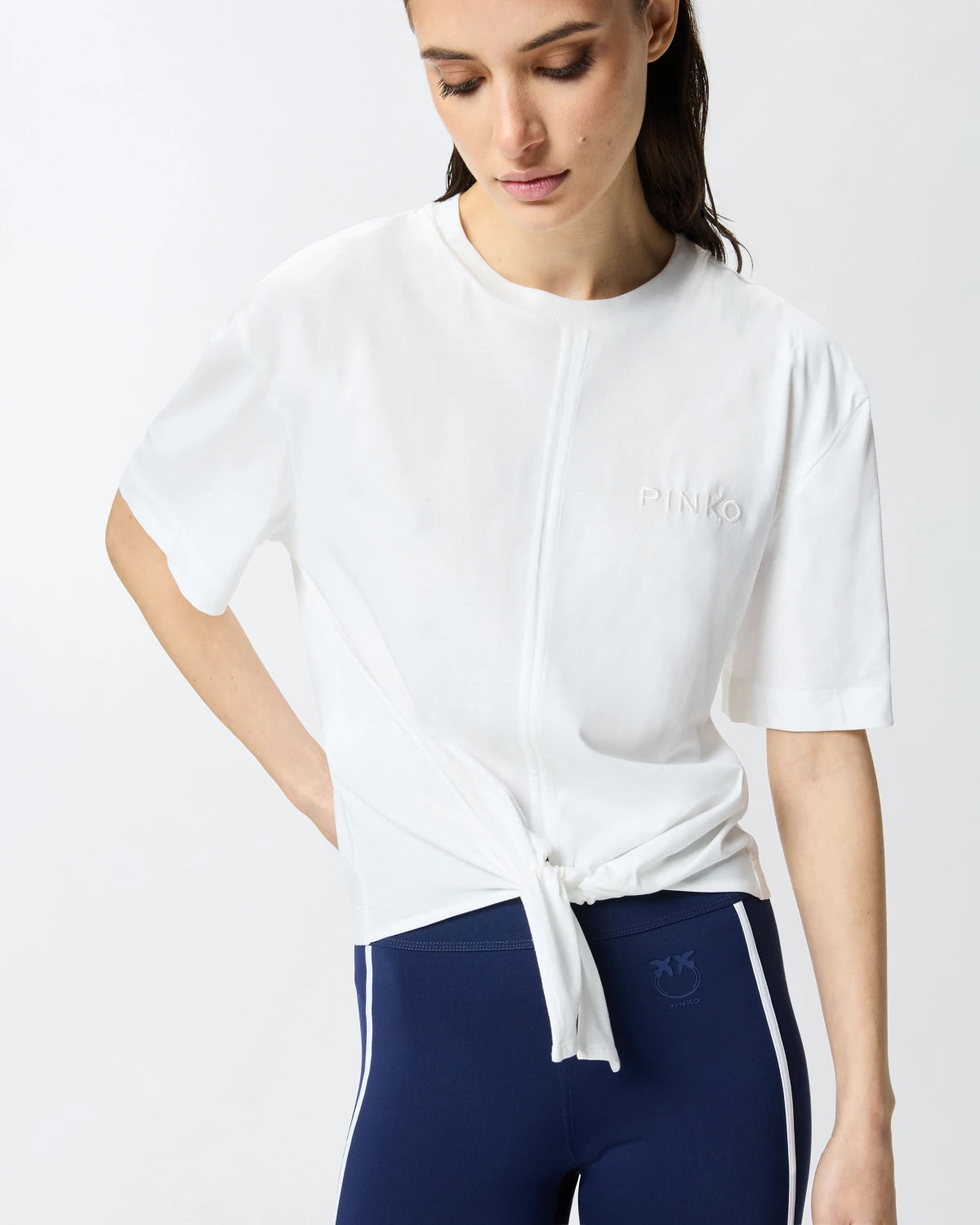 T-shirt corta con nodo davanti Pinko