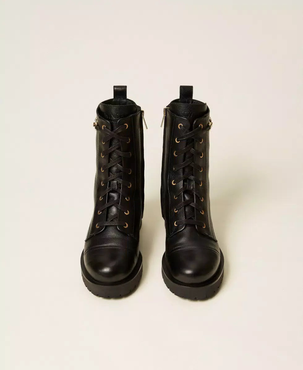 Anfibi in pelle con catena e Oval T TwinSet