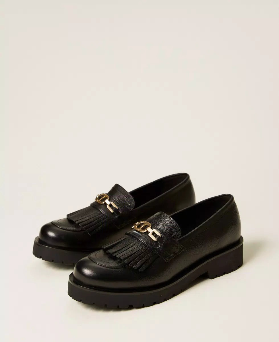 Mocassini con frangia e Oval T TwinSet
