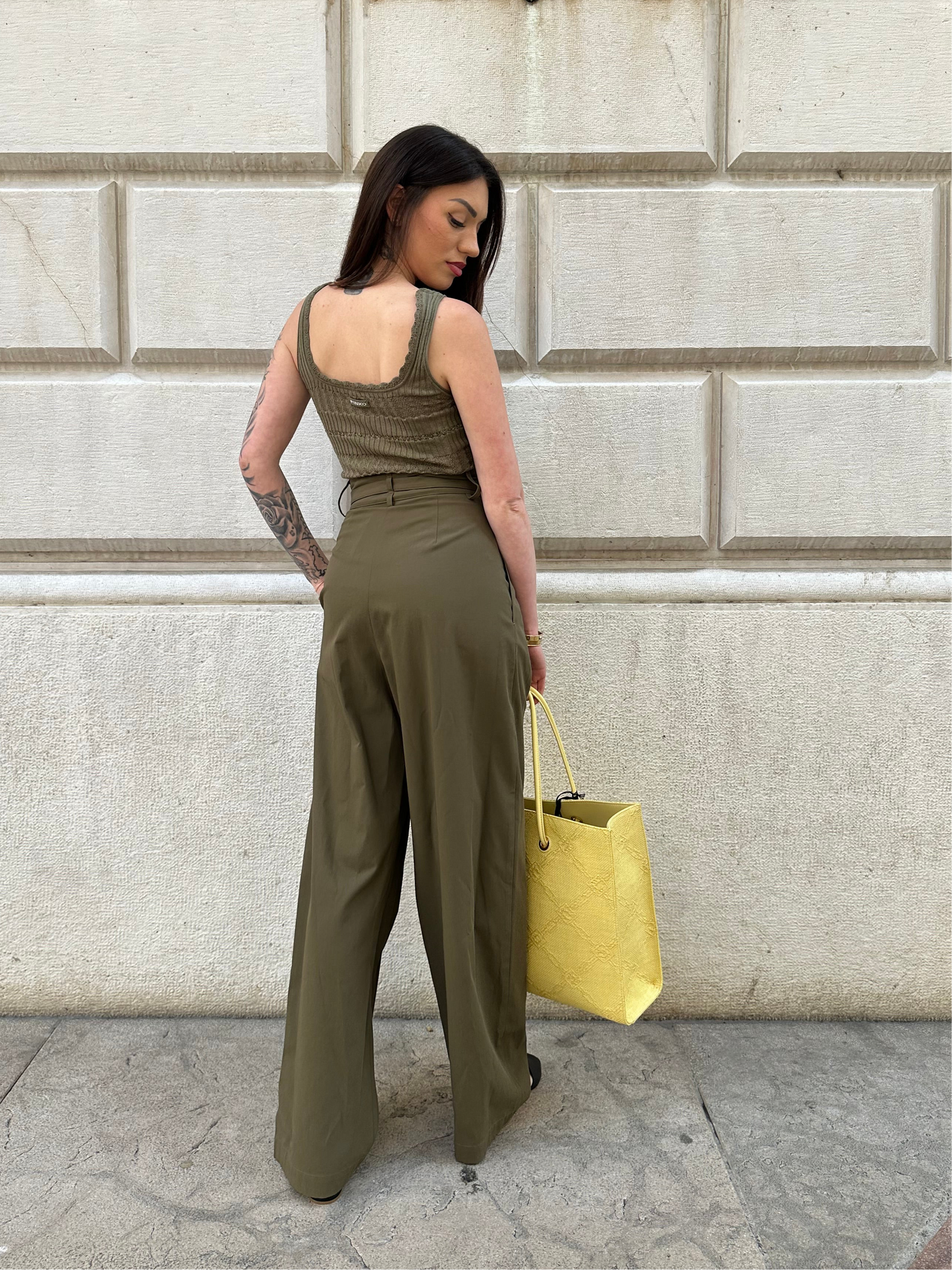 Pantaloni larghi con cinturini in vita Pinko