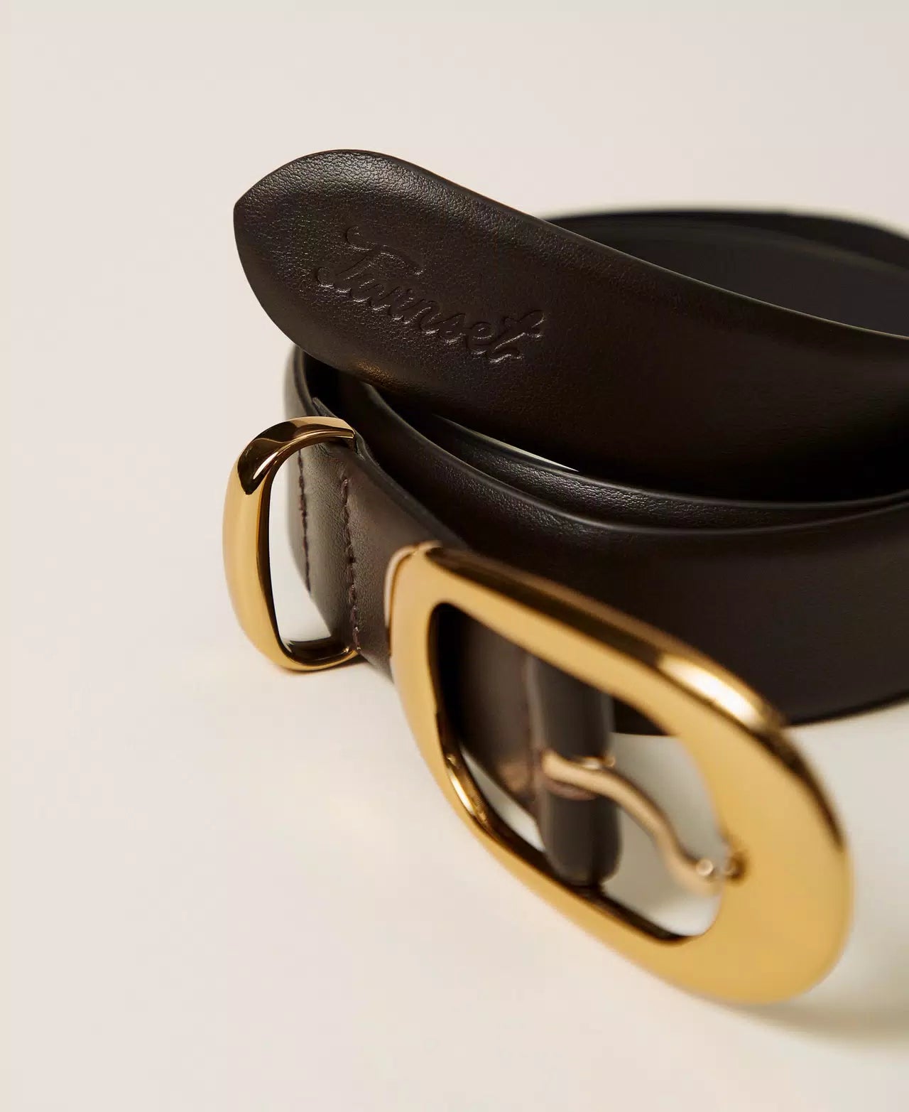 Cintura in pelle con fibbia ovale Twinset