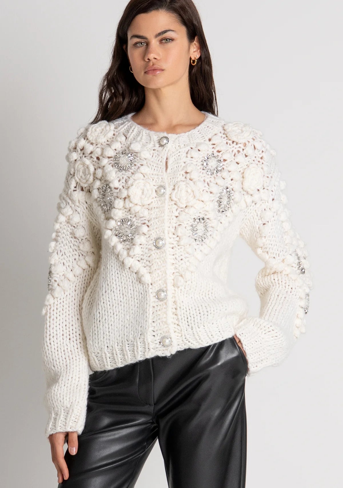 Cardigan regular con punto 3D e applicazioni gioiello Fracomina