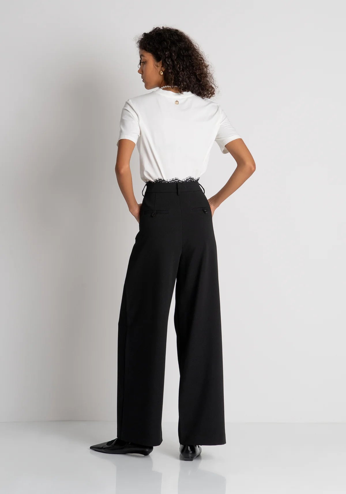 Pantalone carrot con inserto in pizzo Fracomina