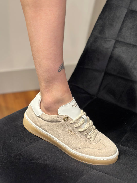 Sneakers in pelle scamosciata beige TwinSet