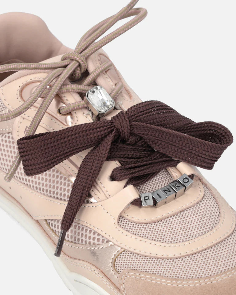 Sneakers con lacci doppi e applicazioni gioiello Pinko